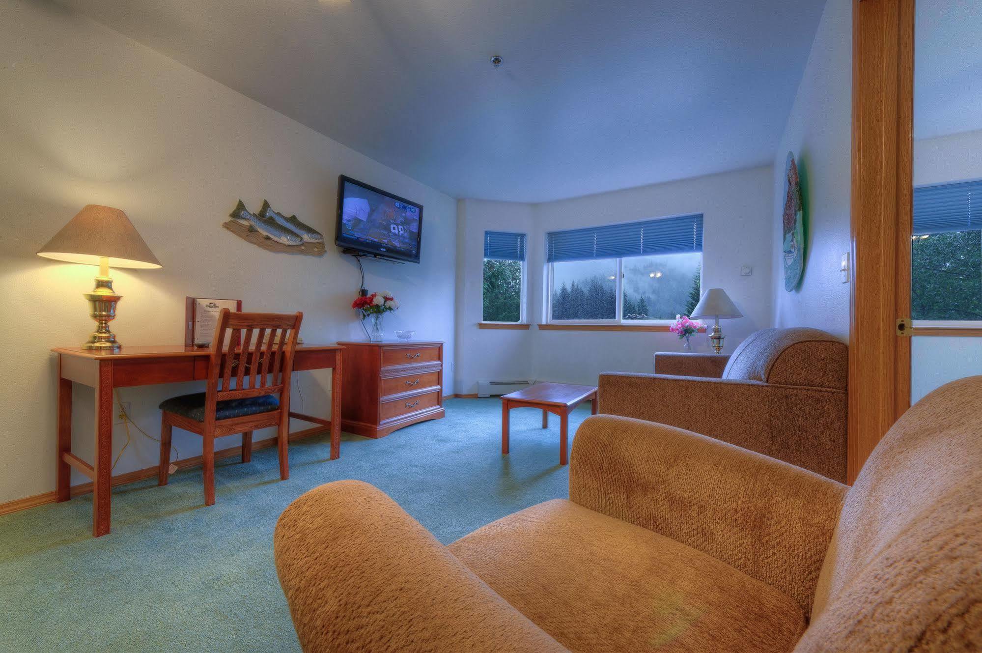 Frontier Suites Hotel in Juneau Exterior foto